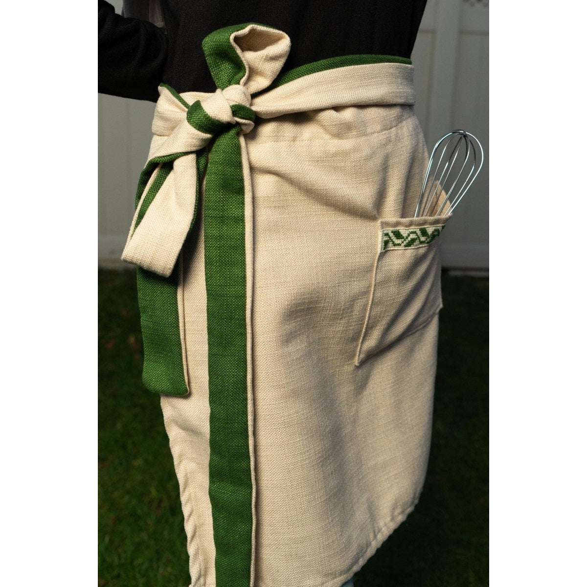 Olive Branch Apron in Vanilla Cream