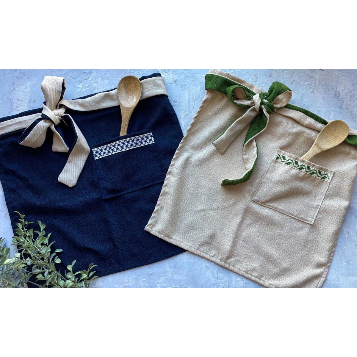 Olive Branch Apron in Vanilla Cream